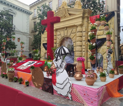 ©Ayto.Granada: Granada celebra con éxito de afluencia de personas el Día de la Cruz con normalidad y seguridad